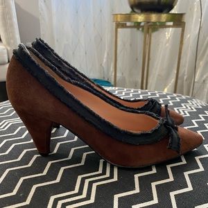 Marc by Marc Jacobs Brown Black Suede pointy grosgrain bow heels 37.5 7